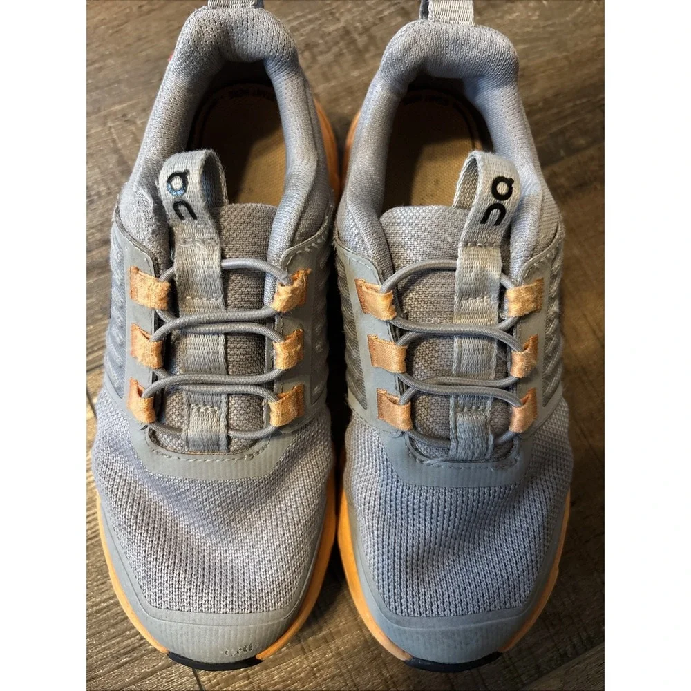 ON On Cloud Cloudswift Boys Shoes 13 Gray Orange Athletic - Picture 7 of 9